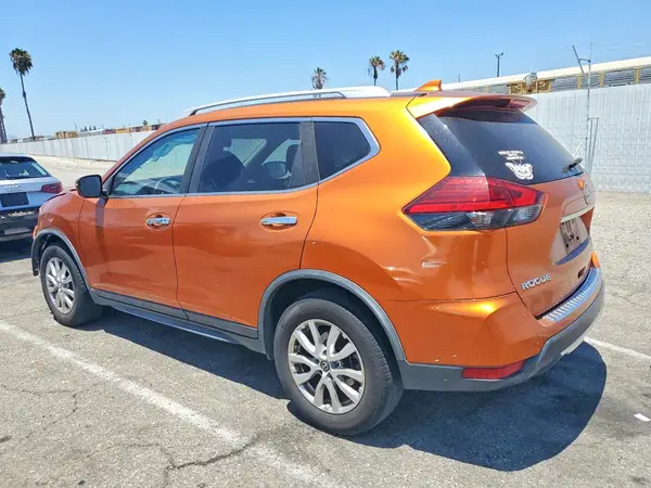 JN8AT2MT6HW382110 2017 NISSAN ROGUE - Image 2