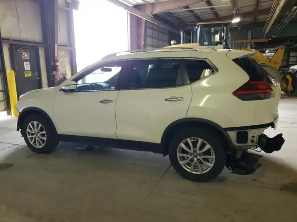JN8AT2MT6HW386755 2017 NISSAN ROGUE - Image 2
