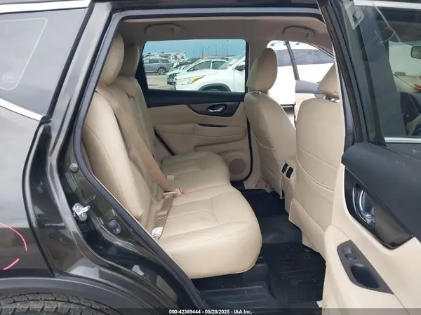 JN8AT2MT6HW387940 2017 NISSAN ROGUE - Image 8