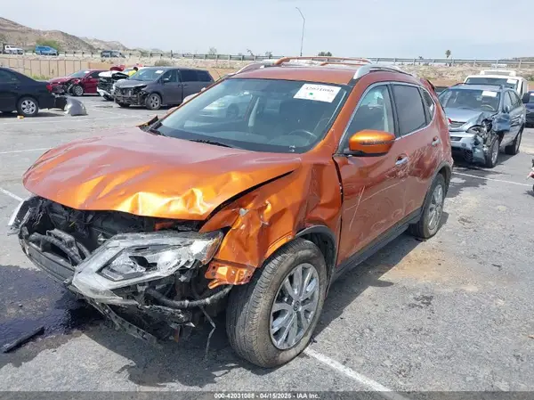 JN8AT2MT6HW389252 2017 NISSAN ROGUE - Image 2