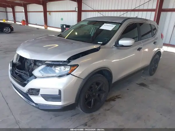 JN8AT2MT6HW390675 2017 NISSAN ROGUE - Image 2