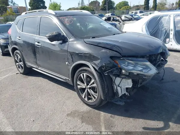 JN8AT2MT6HW391390 2017 NISSAN ROGUE - Image 1