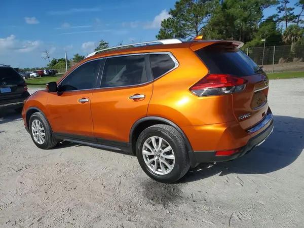 JN8AT2MT6HW392118 2017 NISSAN ROGUE - Image 2