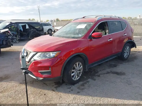JN8AT2MT6HW392376 2017 NISSAN ROGUE - Image 2