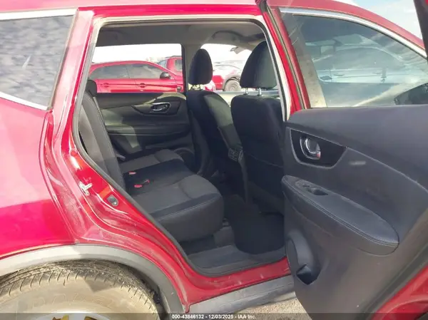 JN8AT2MT6HW392376 2017 NISSAN ROGUE - Image 8