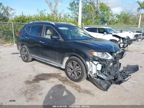 JN8AT2MT6HW392443 2017 NISSAN ROGUE - Image 1