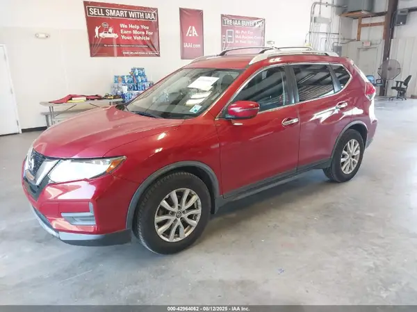 JN8AT2MT6HW392796 2017 NISSAN ROGUE - Image 2