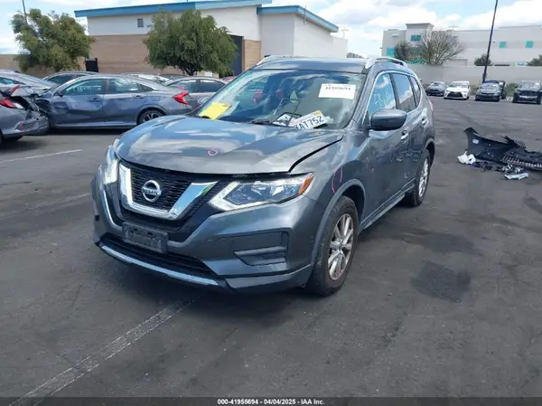 JN8AT2MT6HW395018 2017 NISSAN ROGUE - Image 2