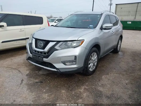 JN8AT2MT6HW398792 2017 NISSAN ROGUE - Image 2