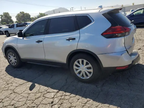 JN8AT2MT6HW401416 2017 NISSAN ROGUE - Image 2