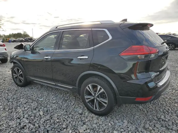 JN8AT2MT6HW401643 2017 NISSAN ROGUE - Image 2