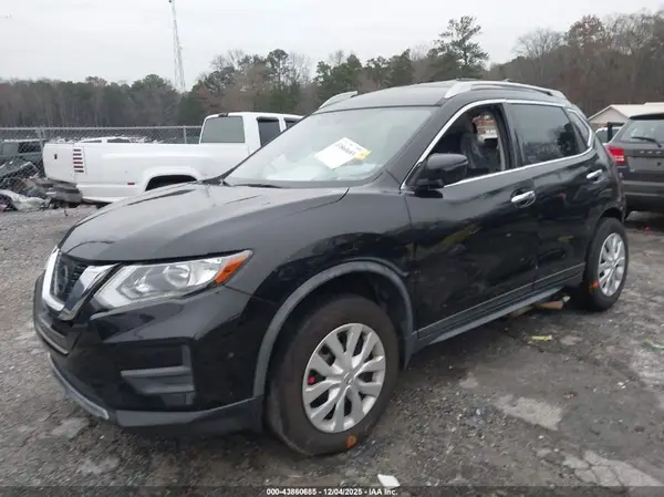 JN8AT2MT6HW401710 2017 NISSAN ROGUE - Image 2