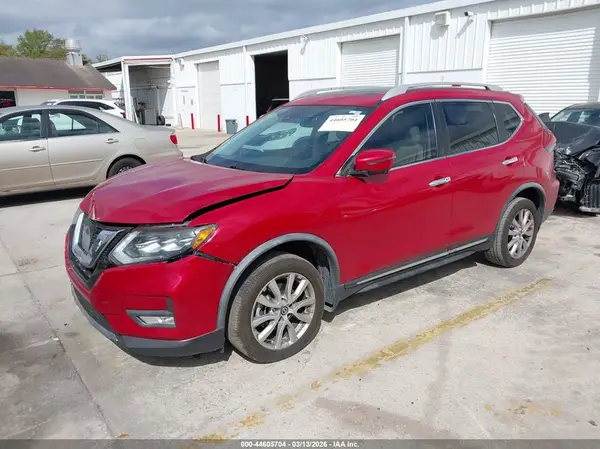 JN8AT2MT6HW404302 2017 NISSAN ROGUE - Image 2