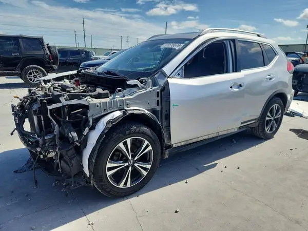 JN8AT2MT6HW407491 2017 NISSAN ROGUE - Image 1