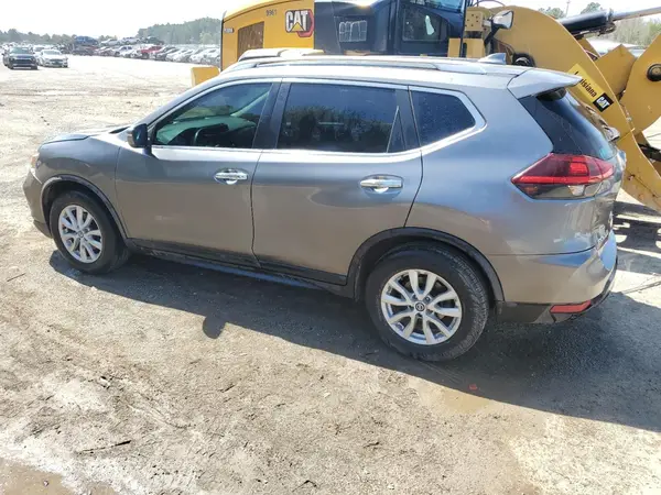 JN8AT2MT6JW450945 2018 NISSAN ROGUE - Image 2