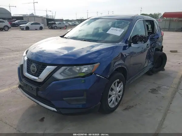 JN8AT2MT6JW451769 2018 NISSAN ROGUE - Image 2
