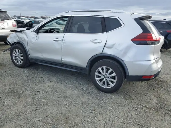 JN8AT2MT6JW453909 2018 NISSAN ROGUE - Image 2