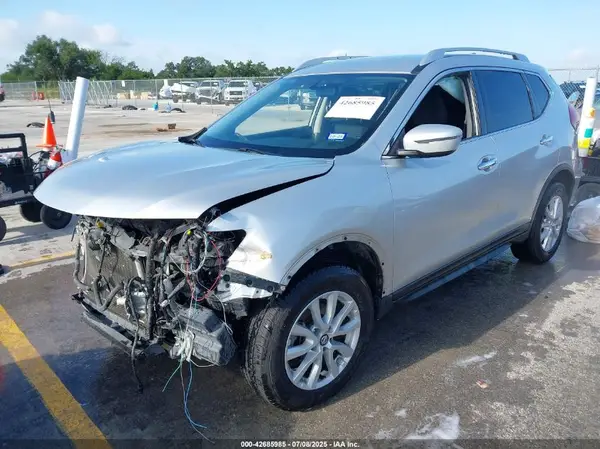 JN8AT2MT6JW455319 2018 NISSAN ROGUE - Image 2