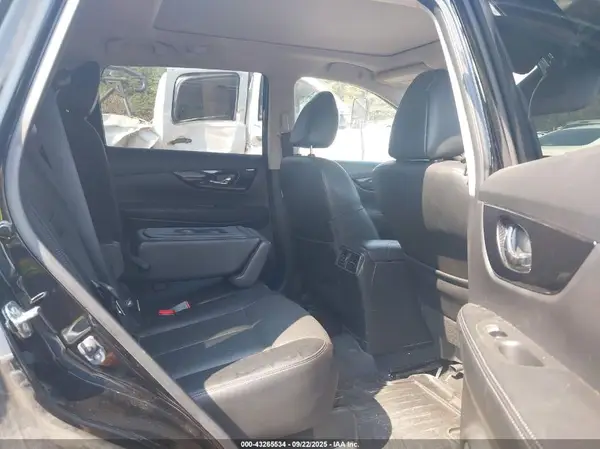 JN8AT2MT6JW456230 2018 NISSAN ROGUE - Image 8