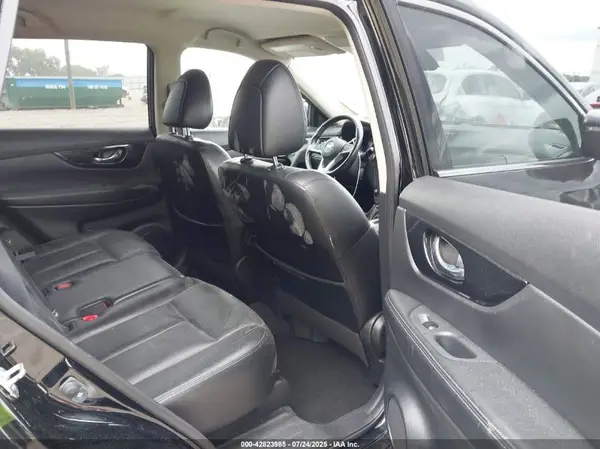 JN8AT2MT6JW457331 2018 NISSAN ROGUE - Image 8