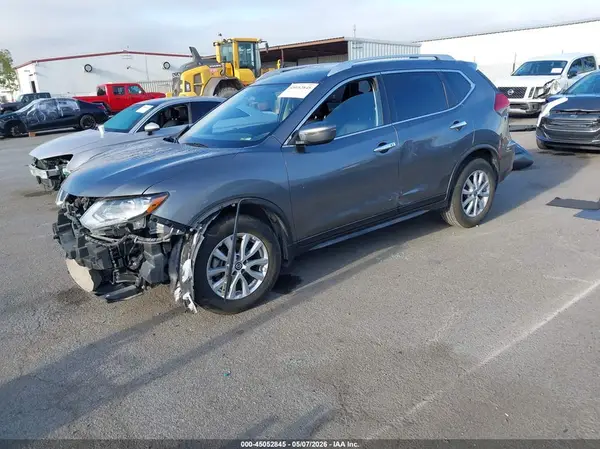 JN8AT2MT6JW457992 2018 NISSAN ROGUE - Image 2