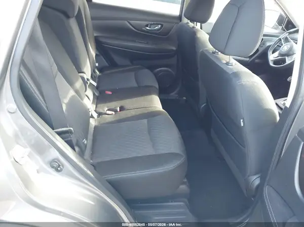 JN8AT2MT6JW457992 2018 NISSAN ROGUE - Image 8
