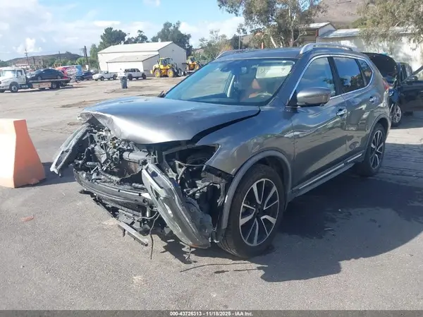 JN8AT2MT6JW460343 2018 NISSAN ROGUE - Image 2