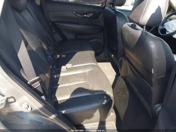 JN8AT2MT6JW460763 2018 NISSAN ROGUE - Image 8