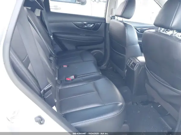 JN8AT2MT6JW461699 2018 NISSAN ROGUE - Image 8