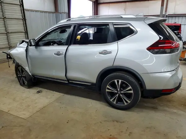 JN8AT2MT6JW461735 2018 NISSAN ROGUE - Image 2