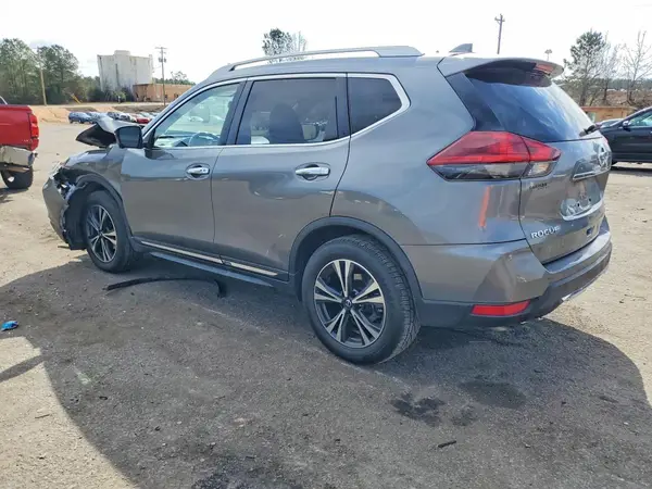 JN8AT2MT6JW461878 2018 NISSAN ROGUE - Image 2