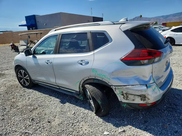JN8AT2MT6JW464019 2018 NISSAN ROGUE - Image 2