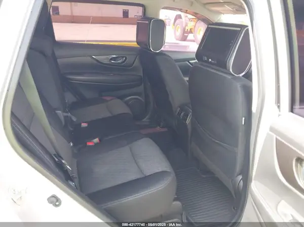 JN8AT2MT6JW469091 2018 NISSAN ROGUE - Image 8