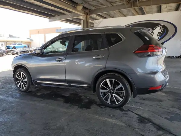 JN8AT2MT6JW469785 2018 NISSAN ROGUE - Image 2