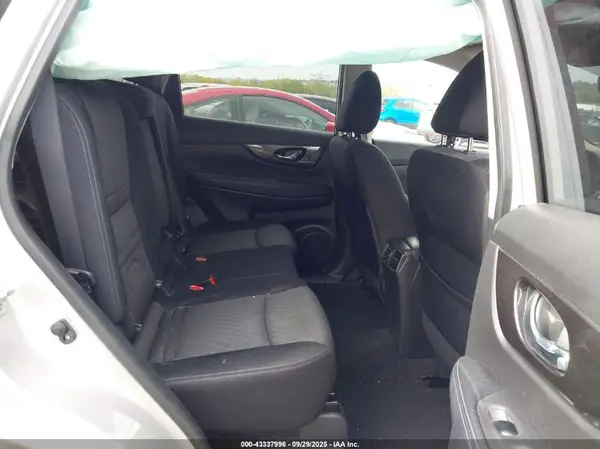 JN8AT2MT6JW486943 2018 NISSAN ROGUE - Image 8
