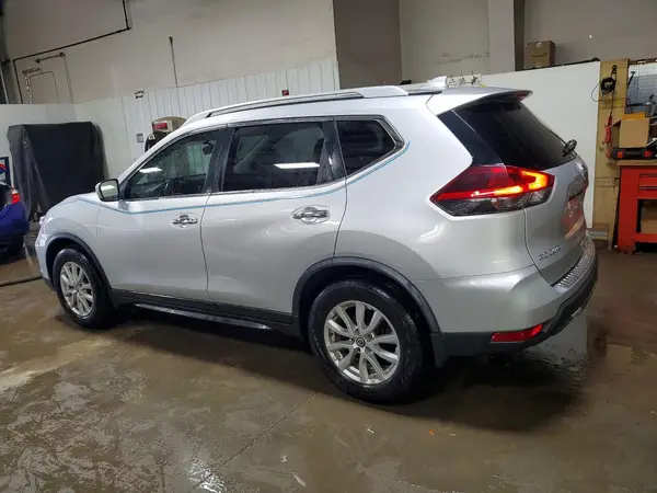 JN8AT2MT6JW491611 2018 NISSAN ROGUE - Image 2