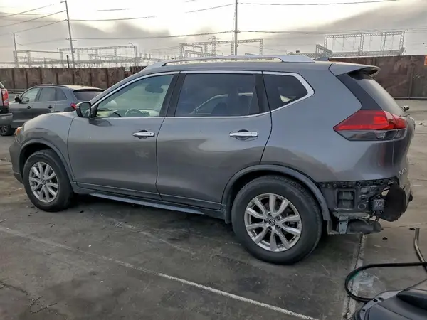 JN8AT2MT6KW250858 2019 NISSAN ROGUE - Image 2