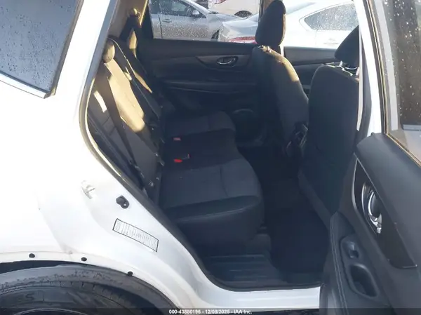 JN8AT2MT6KW252609 2019 NISSAN ROGUE - Image 8