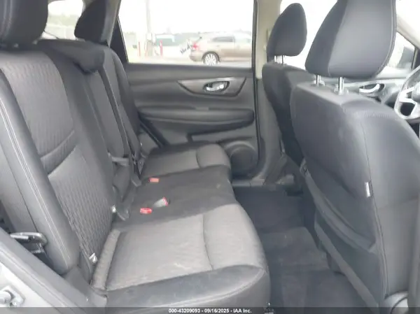 JN8AT2MT6KW254070 2019 NISSAN ROGUE - Image 8