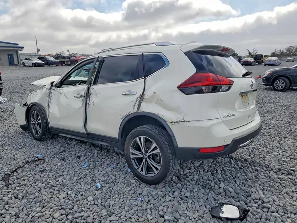 JN8AT2MT6KW255607 2019 NISSAN ROGUE - Image 2