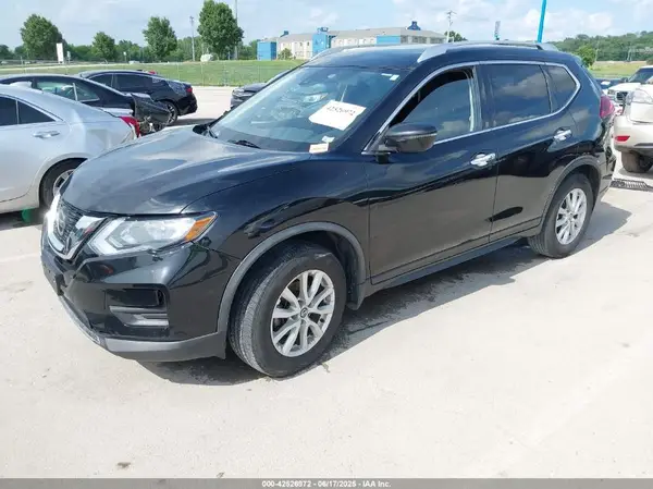 JN8AT2MT6KW258460 2019 NISSAN ROGUE - Image 2