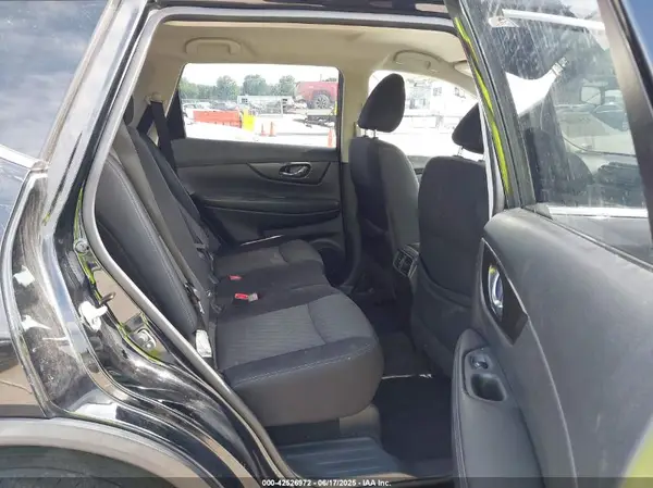 JN8AT2MT6KW258460 2019 NISSAN ROGUE - Image 8