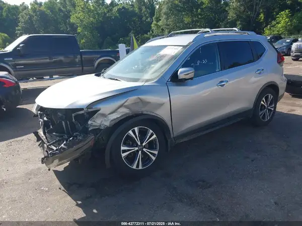JN8AT2MT6KW258488 2019 NISSAN ROGUE - Image 2