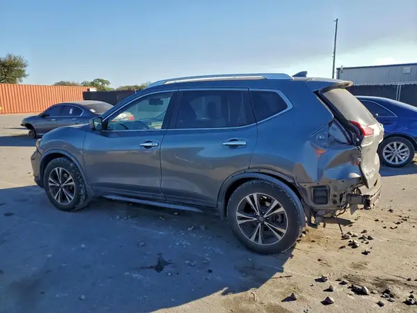 JN8AT2MT6KW259057 2019 NISSAN ROGUE - Image 2