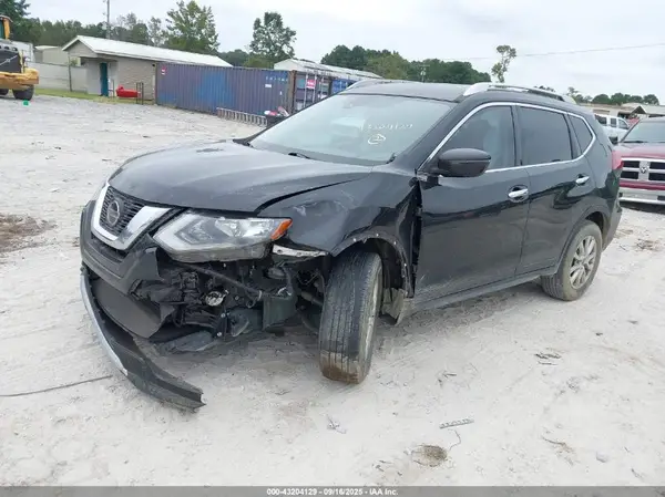 JN8AT2MT6KW259396 2019 NISSAN ROGUE - Image 2
