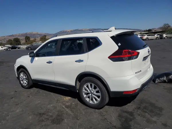 JN8AT2MT6KW260905 2019 NISSAN ROGUE - Image 2