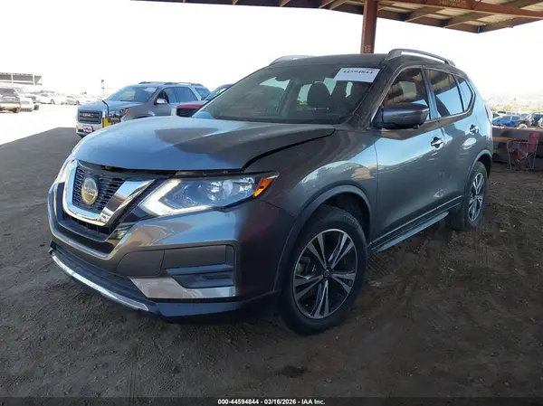 JN8AT2MT6KW262637 2019 NISSAN ROGUE - Image 2