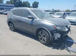 JN8AT2MT6KW262766 2019 NISSAN ROGUE