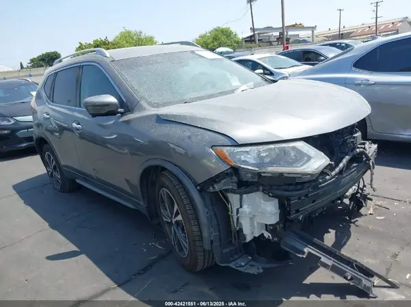 JN8AT2MT6KW262766 2019 NISSAN ROGUE - Image 1