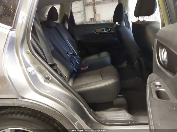 JN8AT2MT6KW263562 2019 NISSAN ROGUE - Image 8